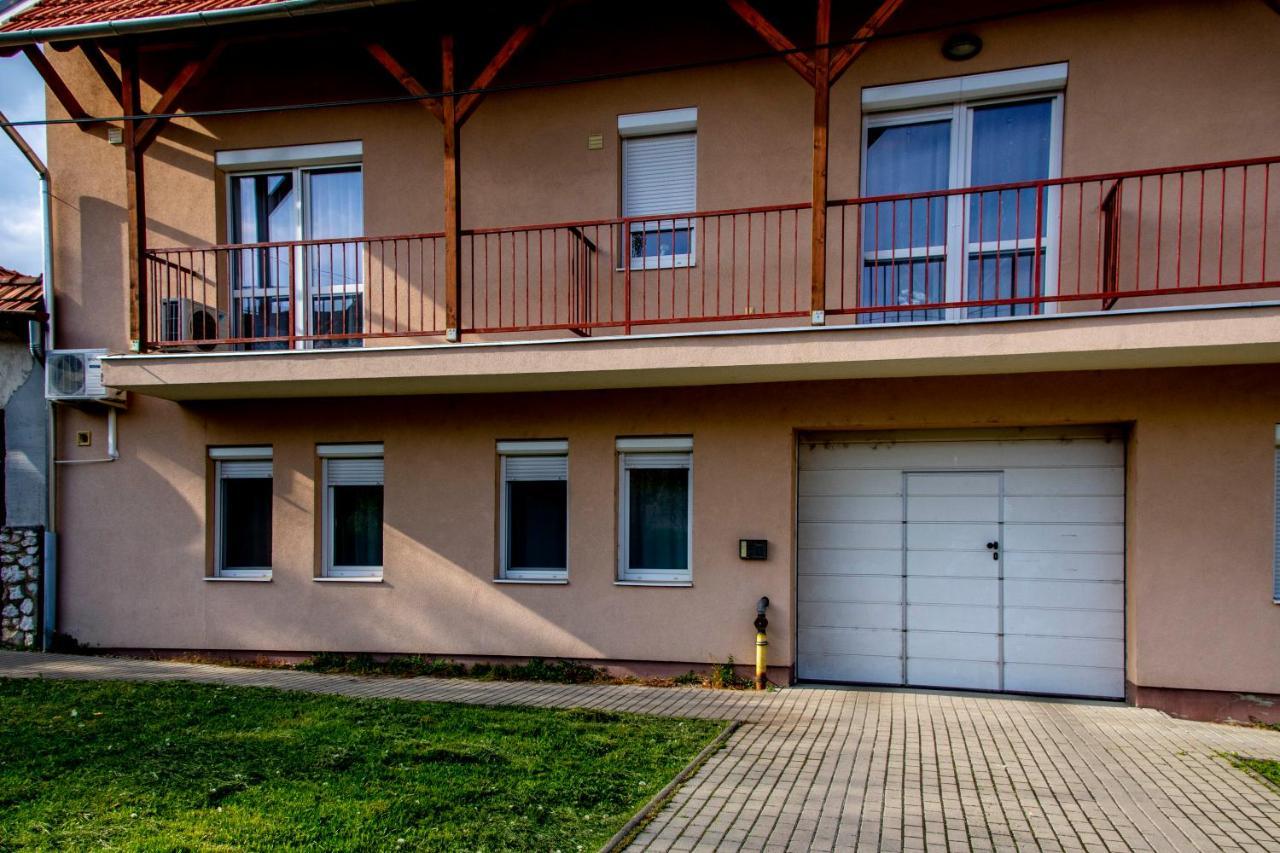 Family Residence Eger Exterior photo