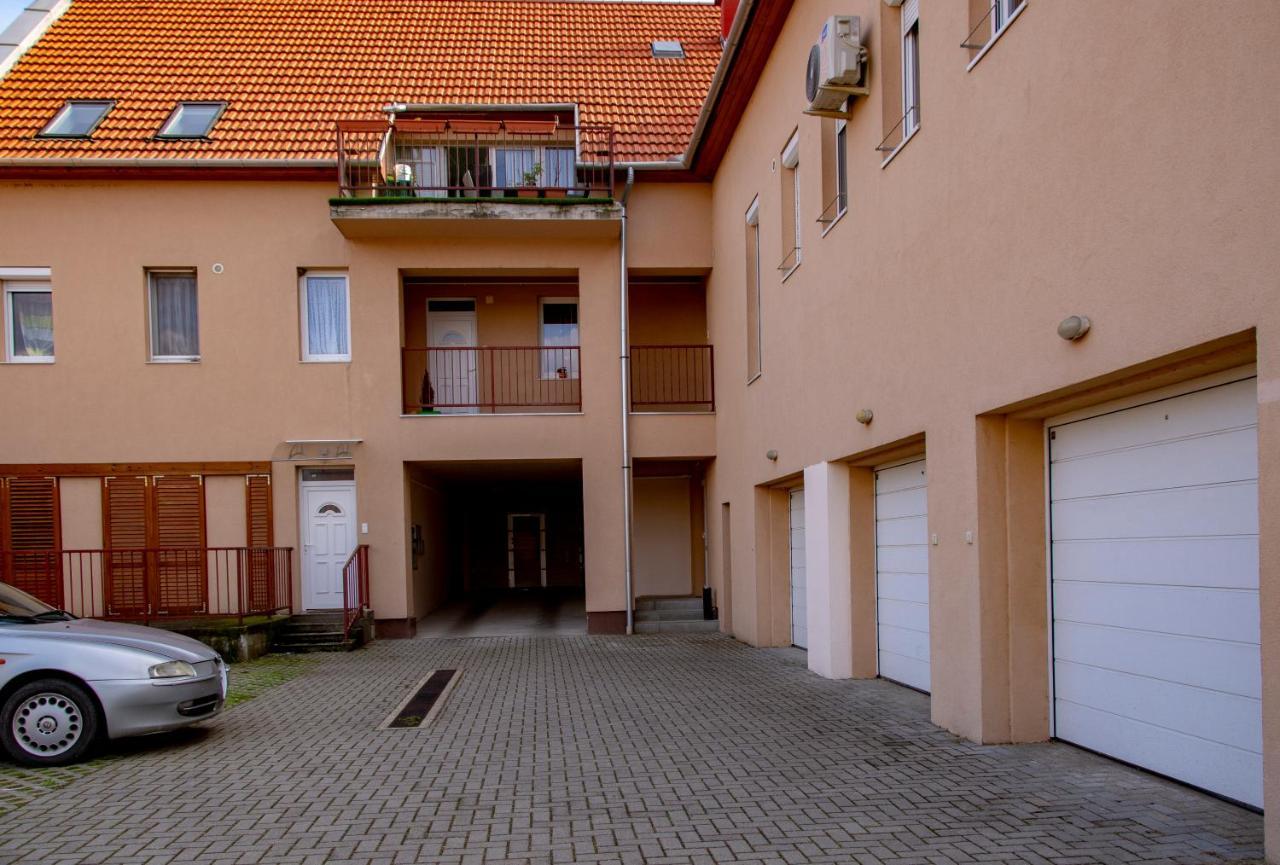 Family Residence Eger Exterior photo